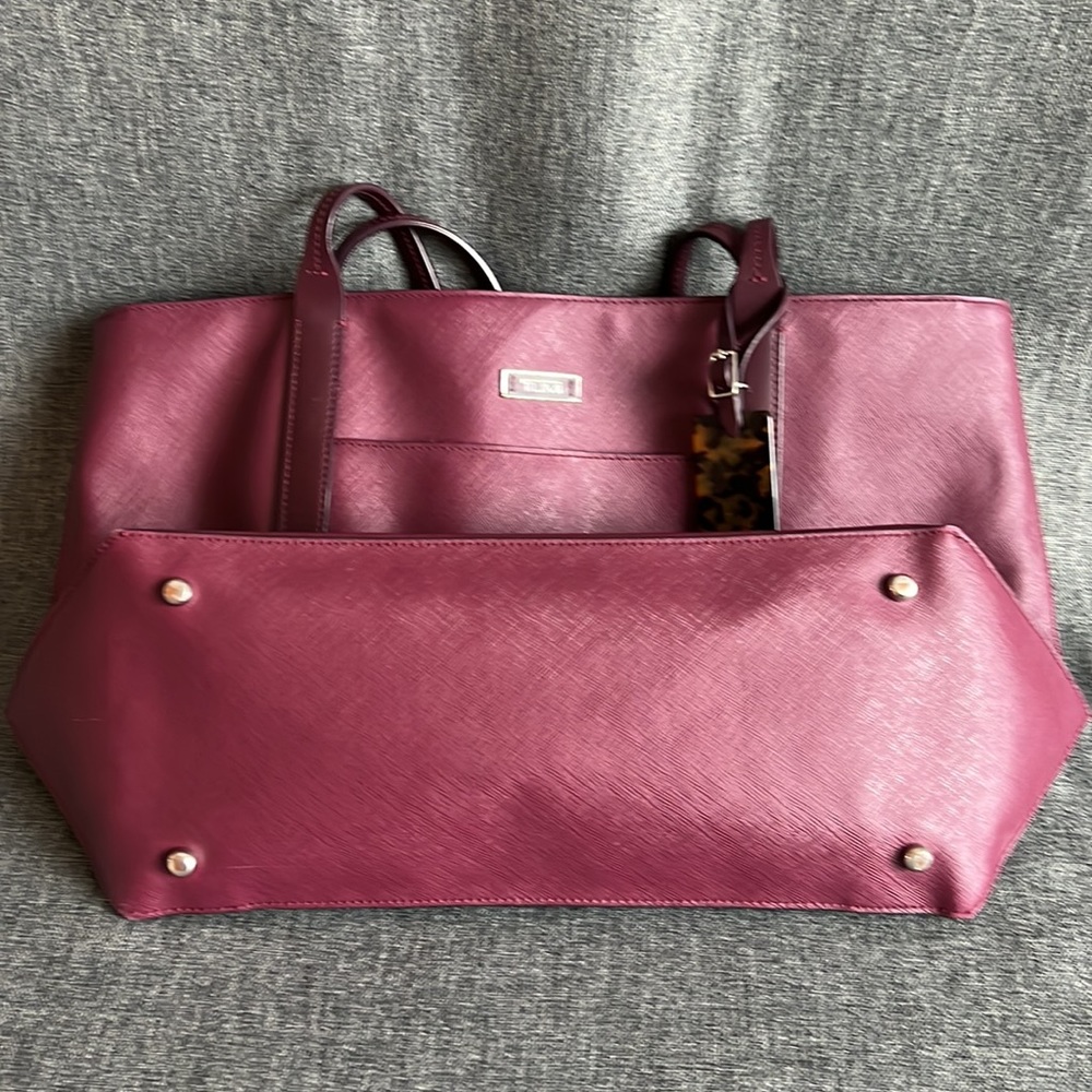 TUMI - Voyager tote - LIKE NEW!